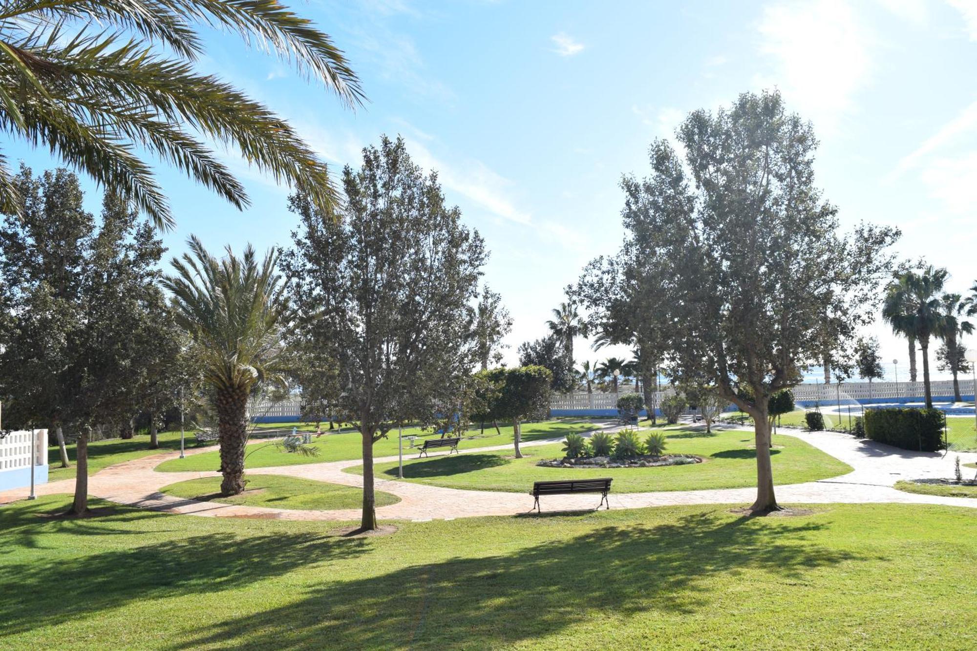 Luxurious Spacious Three Bedroom Apartment On Beachfront Almerimar Exterior foto